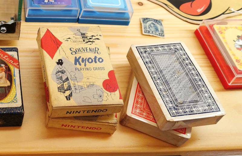 Un fan de Nintendo consigue un set de cartas de colección con más de 70 años de antigüedad. Algo tenía que salir muy mal.