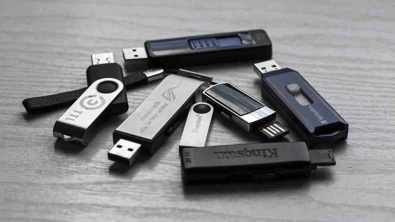 Si se han visto en la necesidad de tener que formatear una memoria USB tal vez no han sabido elegir qué formato usar: NTFS, exFAT o FAT32. Aquí te decimos.