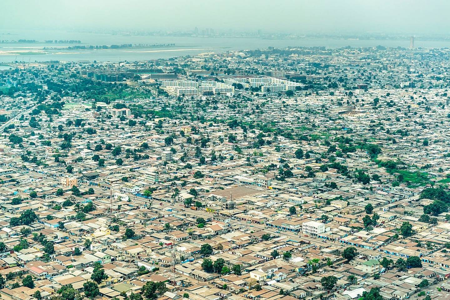 Brazzaville y Kinshasa, separadas por el río Congo