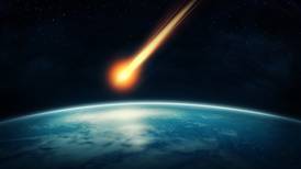 Estudio: Un meteorito gigante como el que extinguió a los dinosaurios creó los continentes de la Tierra