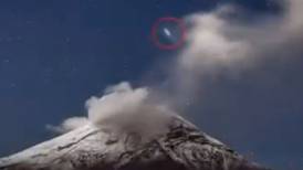 ¿Hay una base aérea? Captan OVNI sobrevolando el Popocatépetl