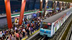 Gran cantidad de Carabineros en Metro de Santiago genera reacciones en redes sociales