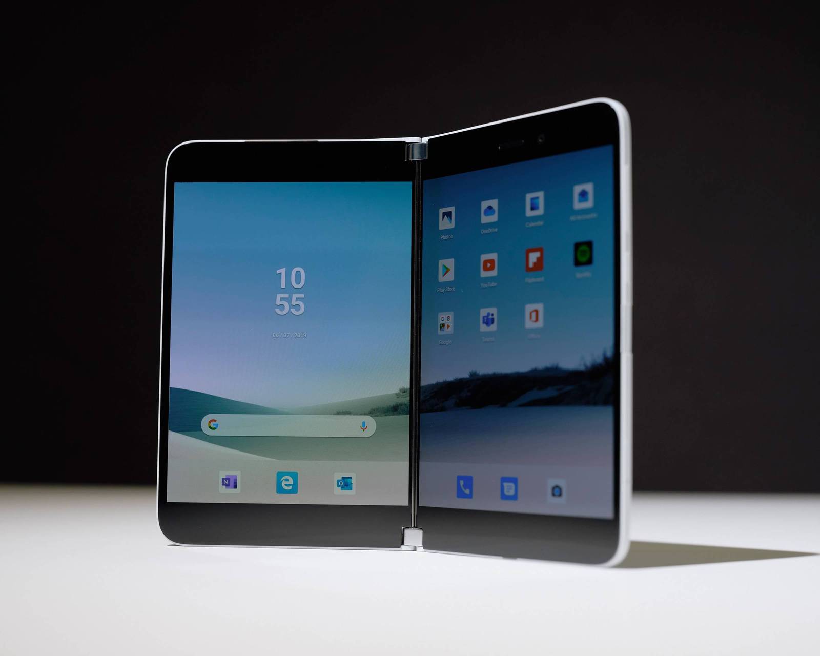 Surface Duo, Microsoft lanza un dispositivo plegable con Android 