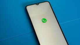 WhatsApp habilitaría función para guardar mensajes que se auto desaparecen