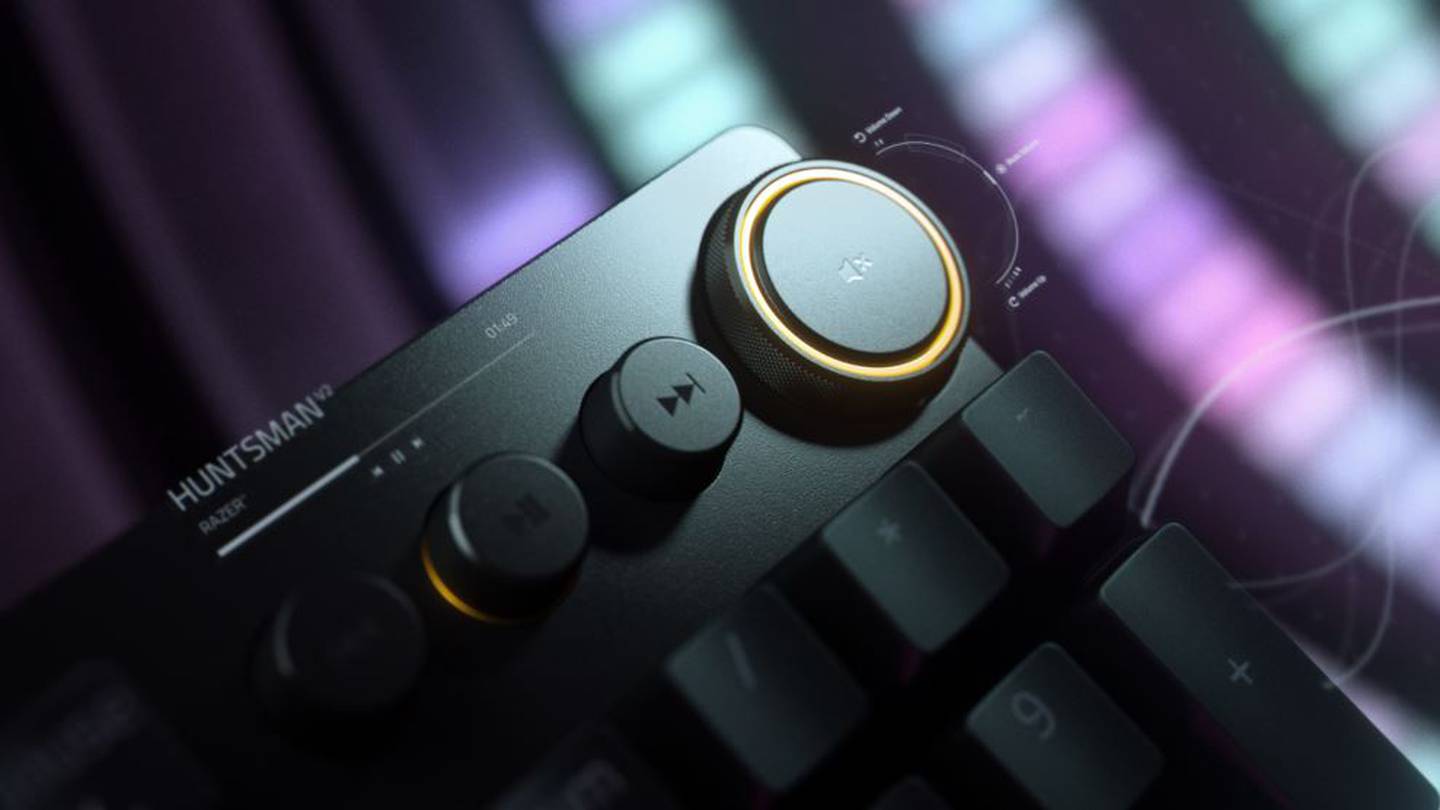 El teclado Razer Huntsman V2 cuenta con cuatro teclas multimedia.