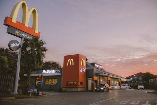McDonald’s y Chick-fil-A rastrean ubicación de clientes para que los pedidos se preparen cuando estén cerca de los locales