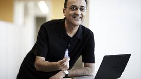 Ajay Bhatt, creador del USB, explica por qué lo diseñaron para que funcionase solo por una cara