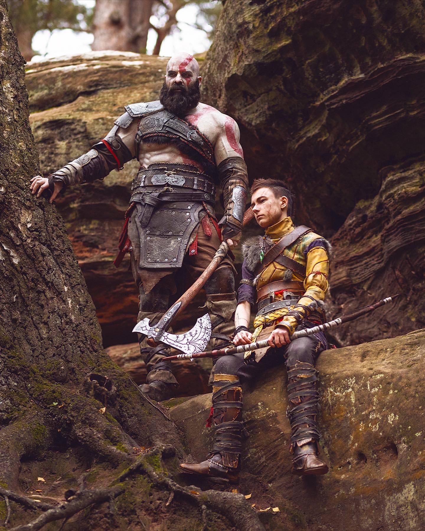 Cosplay de Kratos y Atreus, de God of War: Ragnarök