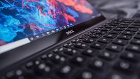 Dell también prueba la carga inalámbrica inversa en sus laptops, revela una patente parecida a la de Apple