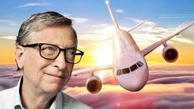La nueva apuesta de Bill Gates: desarrollar combustible para aviones a partir de alcohol y no de petróleo
