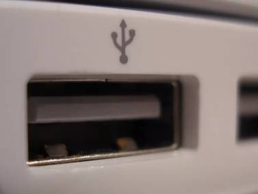 Qué significan los colores en los puertos USB de tu PC: una guía básica para mejorar su eficiencia