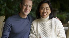 Mark Zuckerberg y Priscilla Chan abrazan a la Inteligencia Artificial en su carta de Año Nuevo