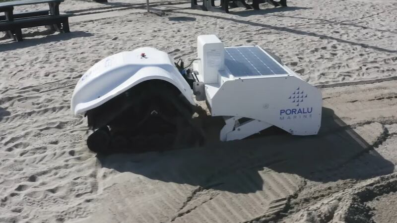 Bebot: Este robot revuelve la arena de las playas en busca de basura y separarla
