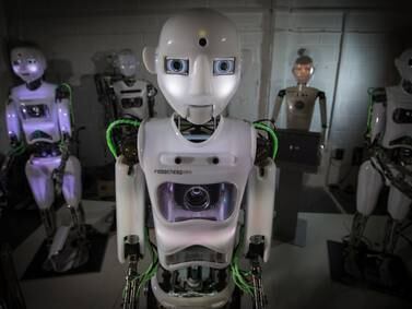 Cinco empresas que meten ChatGPT en sus robots para que sirvan como sus cerebros y comenzar la era de los humanoides