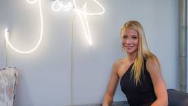 Gwyneth Paltrow habla sobre el significado de sus polémicas velas con olor a vagina