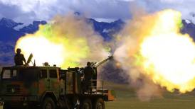 China prueba artillería con Inteligencia Artificial: puede alcanzar a una persona a 16 kilómetros de distancia