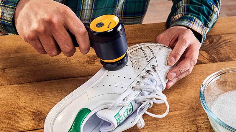 Tecnología para tus sneakers: Philips Domestic Appliances lanza innovador limpia  zapatillas – FayerWayer