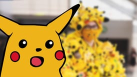 Pokémon: fan de Pikachu usa más de 100 peluches para crear el cosplay más espectacular