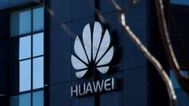 Huawei patenta su segundo celular plegable, el Mate X2 y hay imágenes que lo muestran