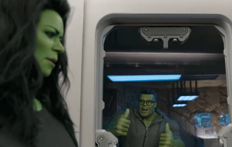 Escena de She-Hulk, con Tatiana Maslany como la protagonista y Mark Ruffalo como Hulk.