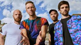 Coldplay en pleno concierto en México, sube al escenario a Huillo, un niño autista 