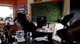 Stephen Hawking: Lentes, silla y hasta su guion en Los Simpson serán expuestos en Londres