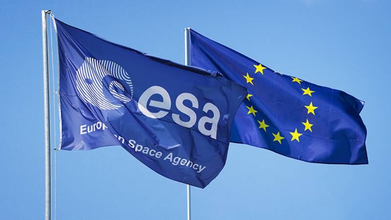 Banderas de la ESA y la Unión Europea