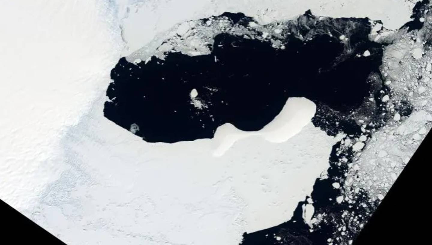 Imagen satelital del derretimiento de los glaciares en la Antártida