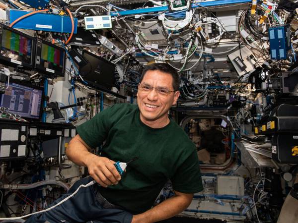Frank Rubio, el “náufrago del espacio”: ¿cuándo regresará el astronauta latino a la Tierra?