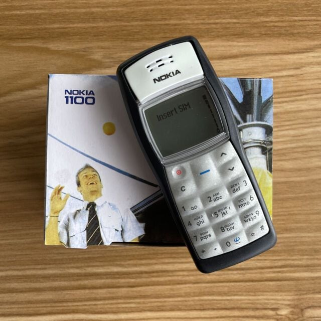 Ciberdelincuentes pagan hasta 25 mil euros por un viejo celular Nokia