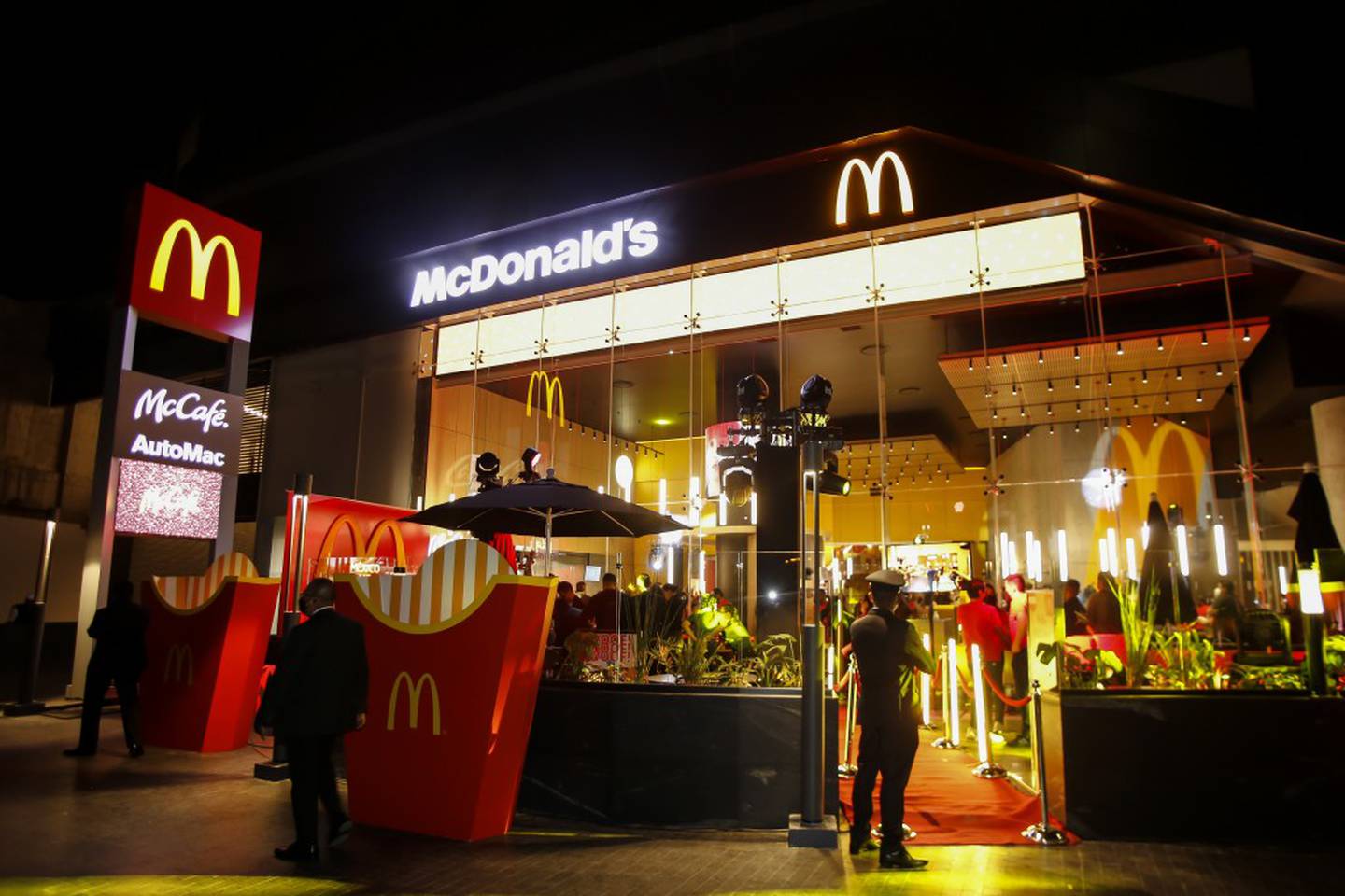 Arcos Dorados and UDT announce the transformation of more than 42,000 masks into trays for McDonald's restaurants