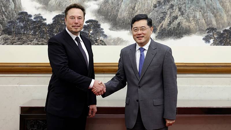 Elon Musk hace una extraña e inquietante comparación entre China y los Estados Unidos en su visita a Pekín