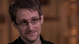 Edward Snowden advierte: Facebook, Instagram y Youtube espían a sus usuarios