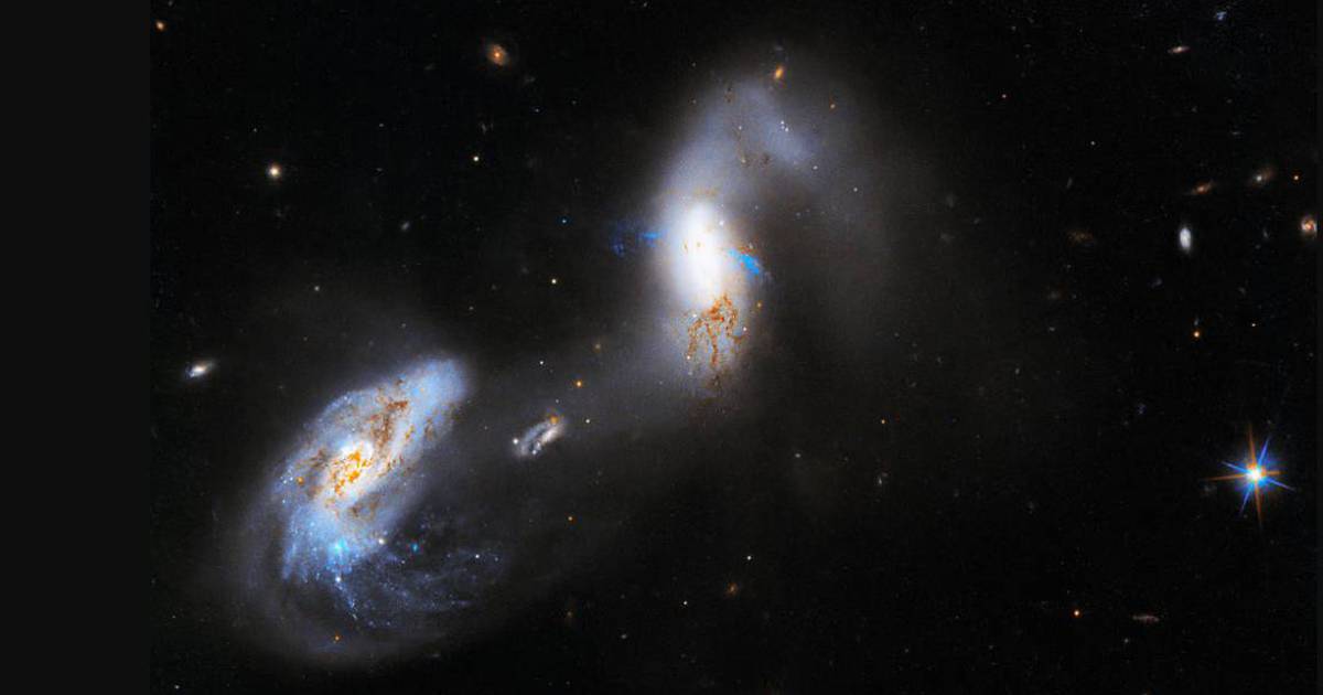 Il telescopio spaziale Hubble cattura il momento straordinario in cui la materia cade in un buco nero: FireWire
