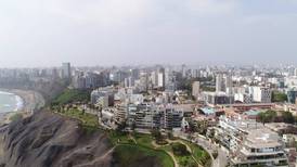 En Lima, Perú se perdieron el eclipse por las nubes y las redes sociales enfurecieron