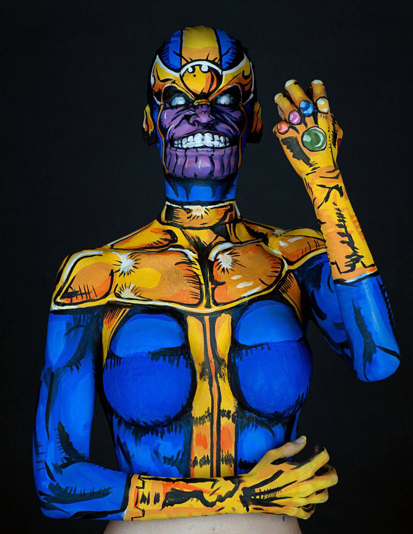 Compartimos un clásico olvidado: el video time lapse de Kay Pike donde se convierte en Thanos, el mayor villano de Marvel en el MCU, usando body paint.