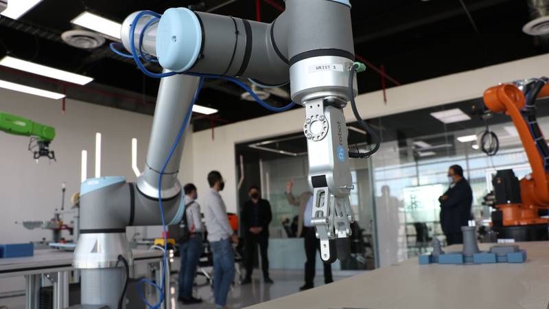 ¿Los robots y la inteligencia artificial eliminarán trabajos humanos? Para Amazon, esto es un mito
