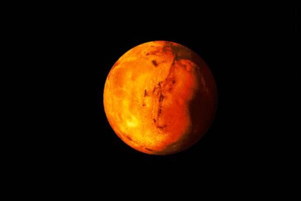 Más cerca de Marte: Crean un motor que podría llevarnos al “planeta rojo”