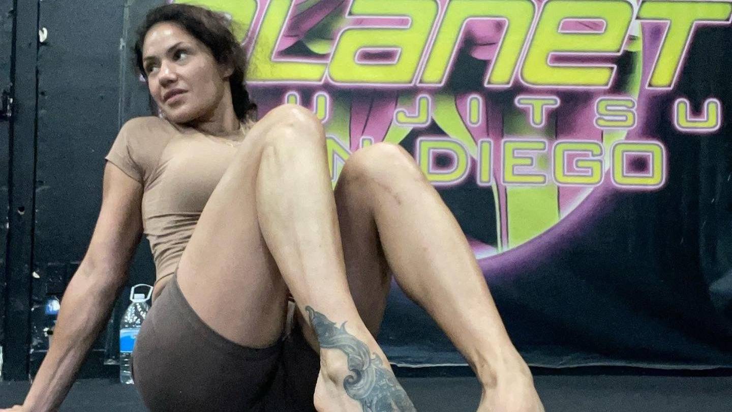 Pearl González, ex-UFC who earns millions on OnlyFans.