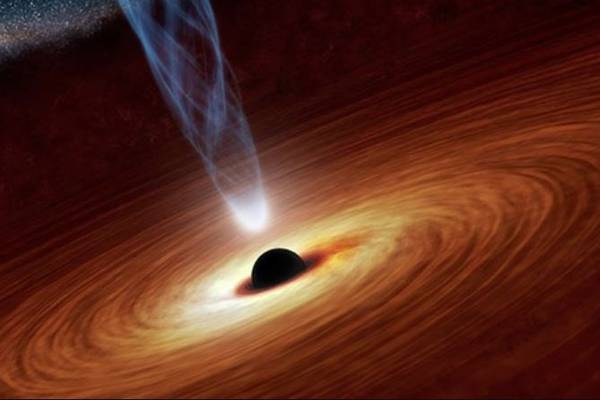 Encontram um novo buraco negro acompanhado de uma estrela gigante vermelha
