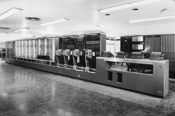 Así era la Harvard Mark 1 de IBM, la primera computadora electromecánica, un “monstruo” de casi cinco toneladas