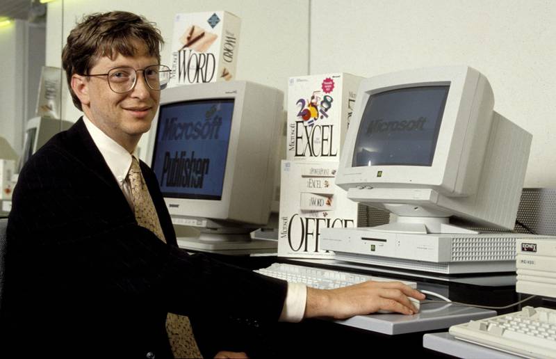 Bill Gates a veces tiene un tino impresionante para predecir lo que vendrá para la humanidad, pero falló con la Inteligencia Artificial y los móviles.