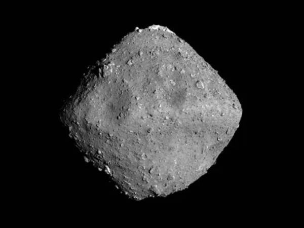 Ryugu, el antiguo asteroide que probaría que la vida llegó a la Tierra desde el espacio