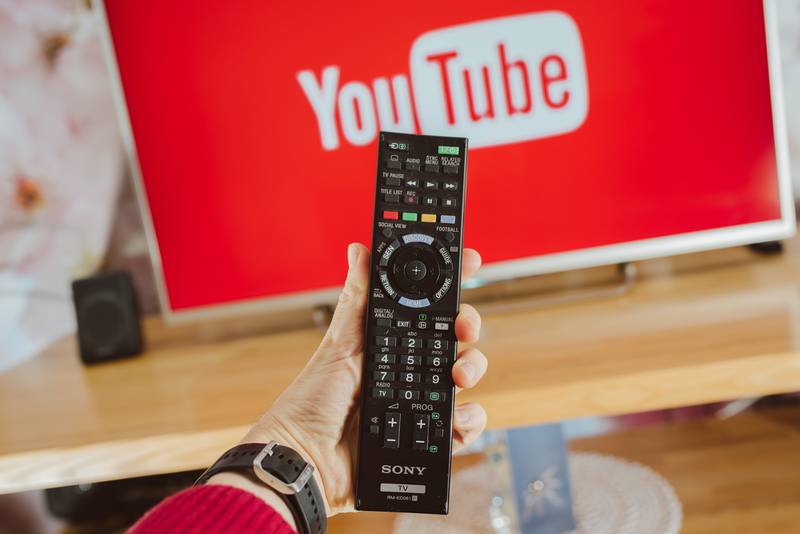 Por qué es mejor conectar tu Smart TV mediante cable en vez de