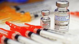 EEUU: Próxima ronda de vacunas contra COVID-19 se centrará en subvariante más reciente de omicrón