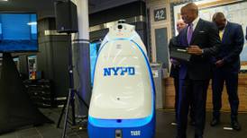 No es Alex Murphy, es un RoboCop con forma de aspiradora gigante que vigilará el metro de Nueva York