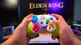 Modder convierte el gamepad de Fisher-Price en un control de Xbox con el que puedes jugar Elden Ring