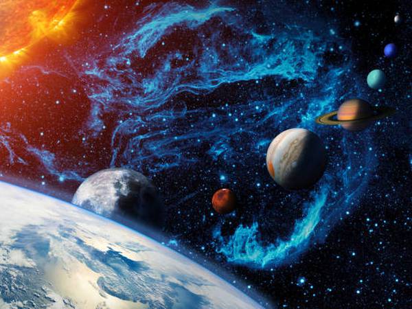 Estudio científico calcula cuánto tiempo tardaríamos en llegar a los planetas del Sistema Solar a la velocidad de la luz