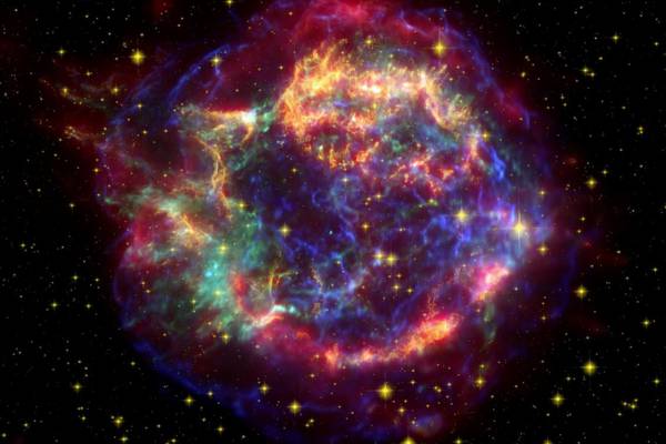 Um presente do universo: o telescópio James Webb da NASA revela uma imagem surpreendente de uma estrela em explosão