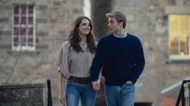 Revelan primer vistazo a William y Kate en la serie de Netflix ‘The Crown’